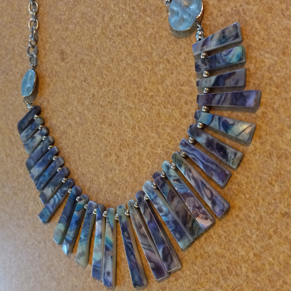 Beautiful ABALONE NECKLACE preloved - Picture 3 of 7
